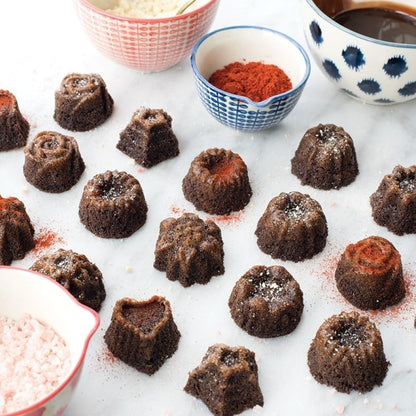  Nordic Ware Bundt Tea Cakes & Candies Pan
