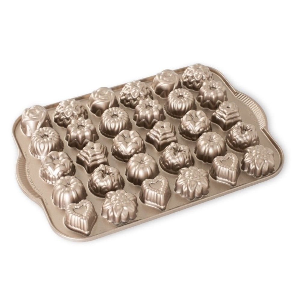  Nordic Ware Bundt Tea Cakes & Candies Pan