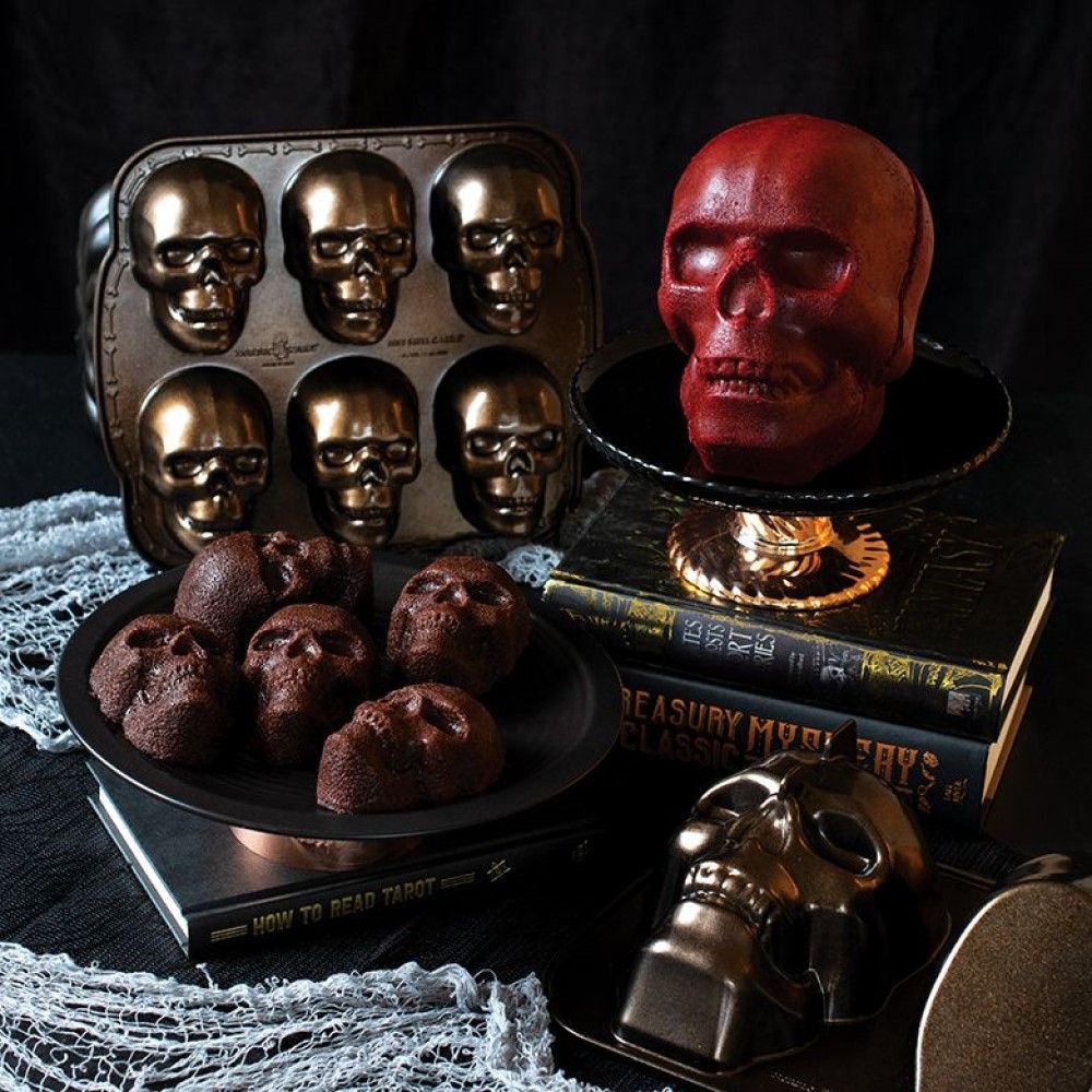  Nordic Ware Haunted Halloween 3D Cake Pan Set