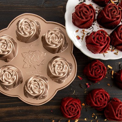  Nordic Ware Rosebud Cake Pan