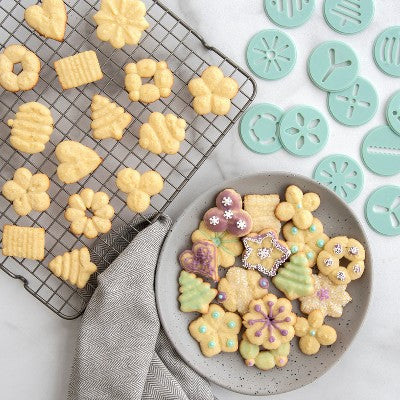  Nordic Ware Deluxe Spritz Maker & Treat Decorating Set