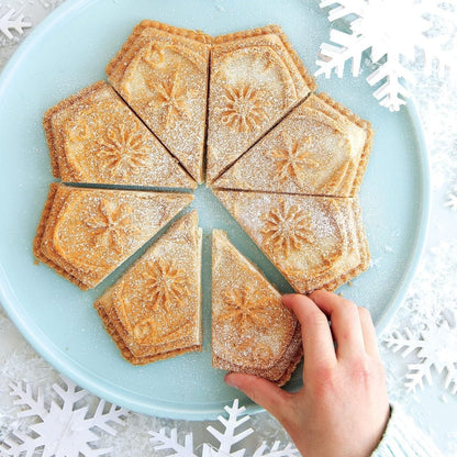  Nordic Ware Sweet Snowflakes Shortbread Pan